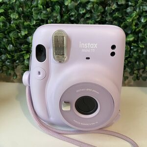 Instax Mini 11 Instant Camera in Lavender